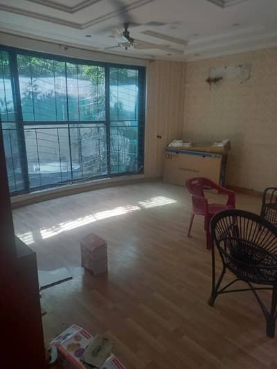 32 Marla old Demolishable For Sale