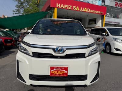 Toyota Voxy 2019
