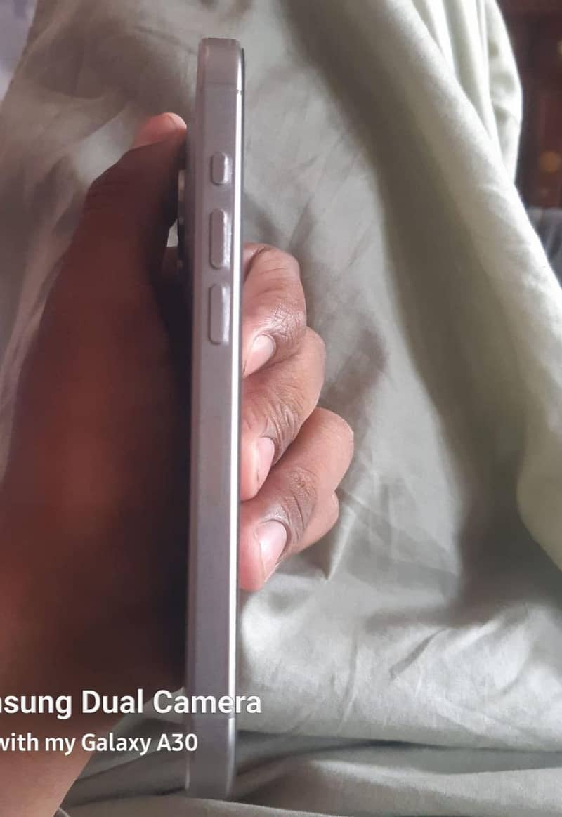 iphone 15 pro 4
