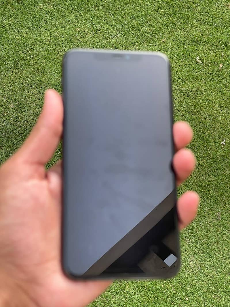 iphone 11 pro max 2
