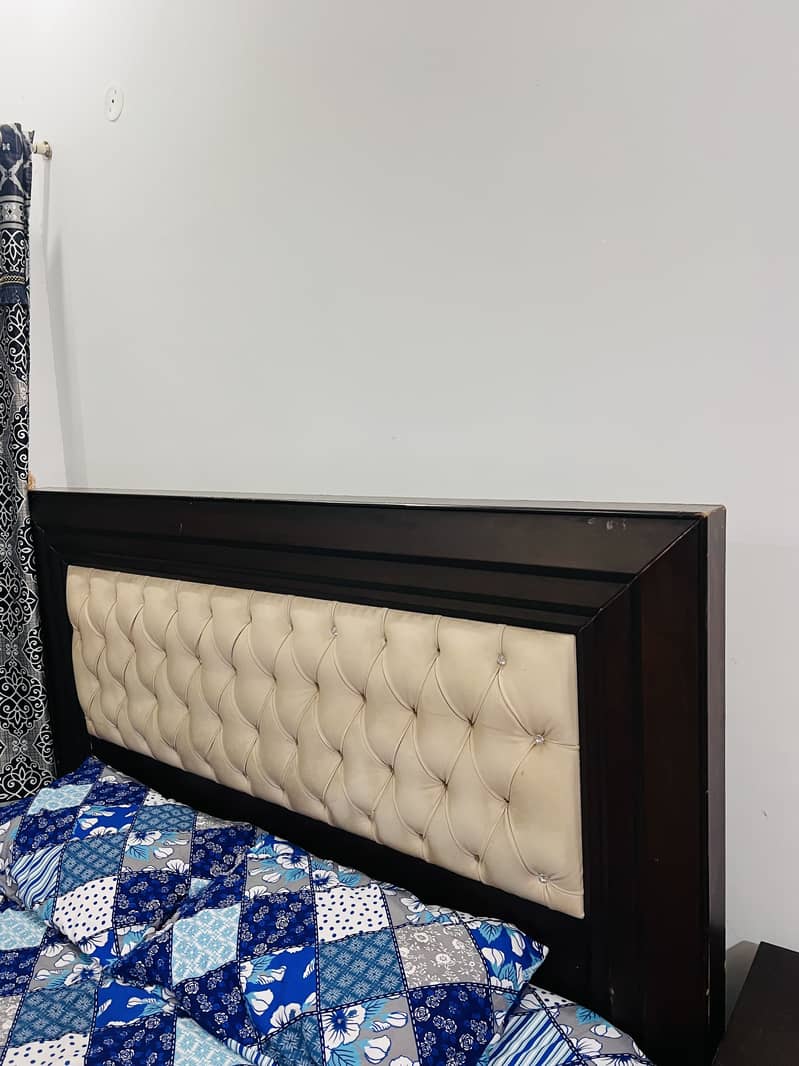 Bed set with dressing 3