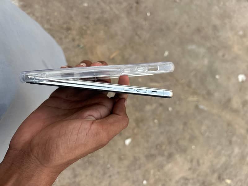 iPhone 11pro max  9/10 3