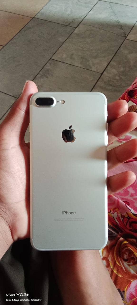 Apple iPhone 7 Plus 0