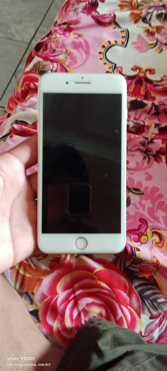Apple iPhone 7 Plus 1