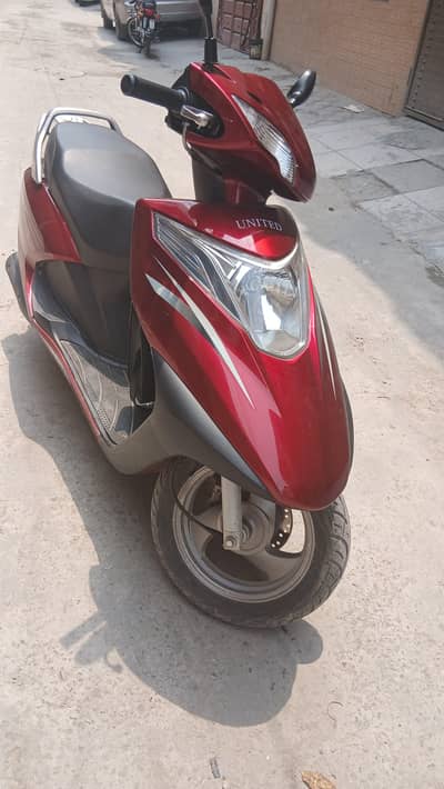 United scooty 100