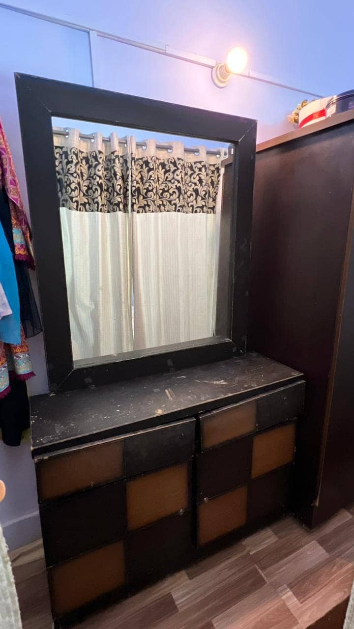 Dressing Table 3