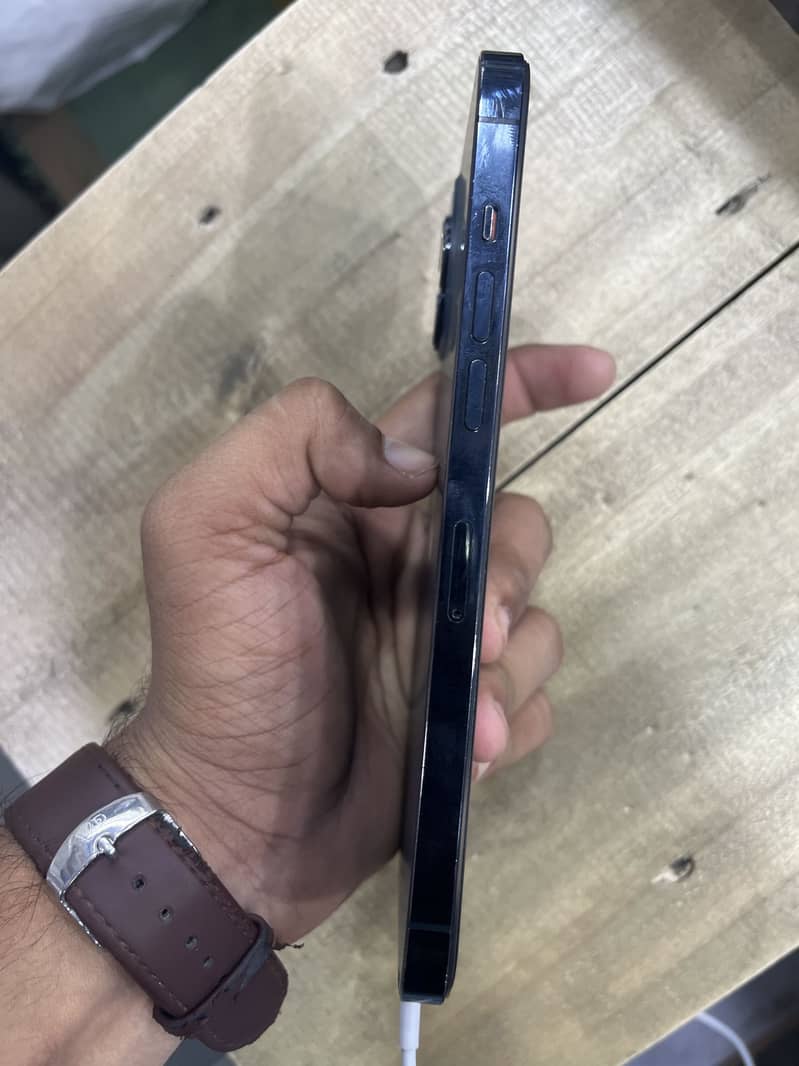 iphone 12 pro max 3