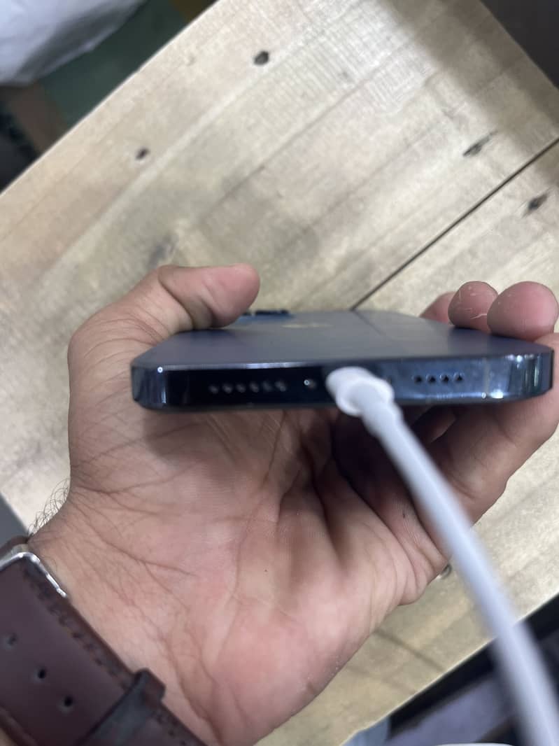 iphone 12 pro max 6
