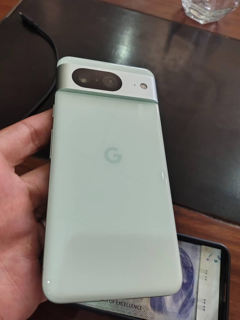 Google pixel 8 5