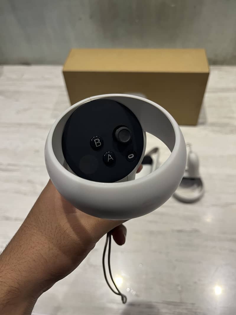 Meta Oculus Quest 2 128GB - 10/10 Condition with Complete Box 2