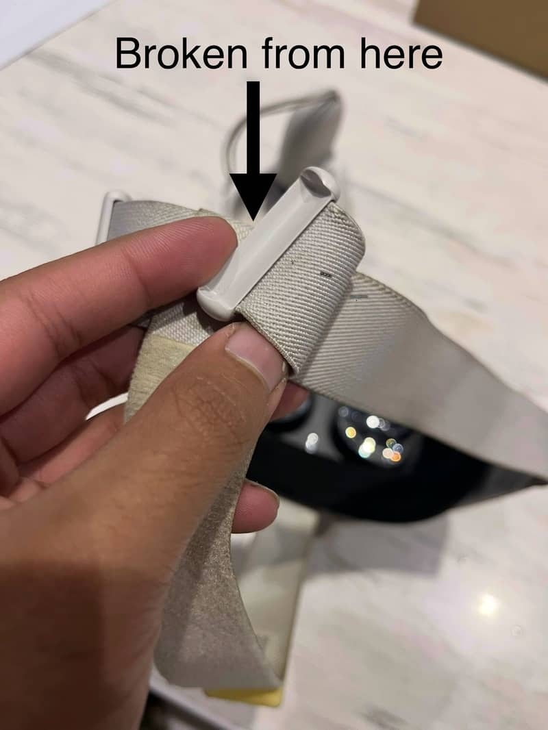 Meta Oculus Quest 2 128GB - 10/10 Condition with Complete Box 4