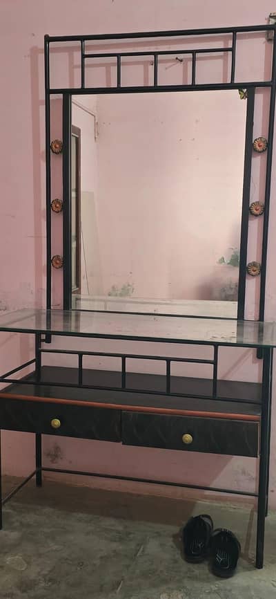 iron dressing table