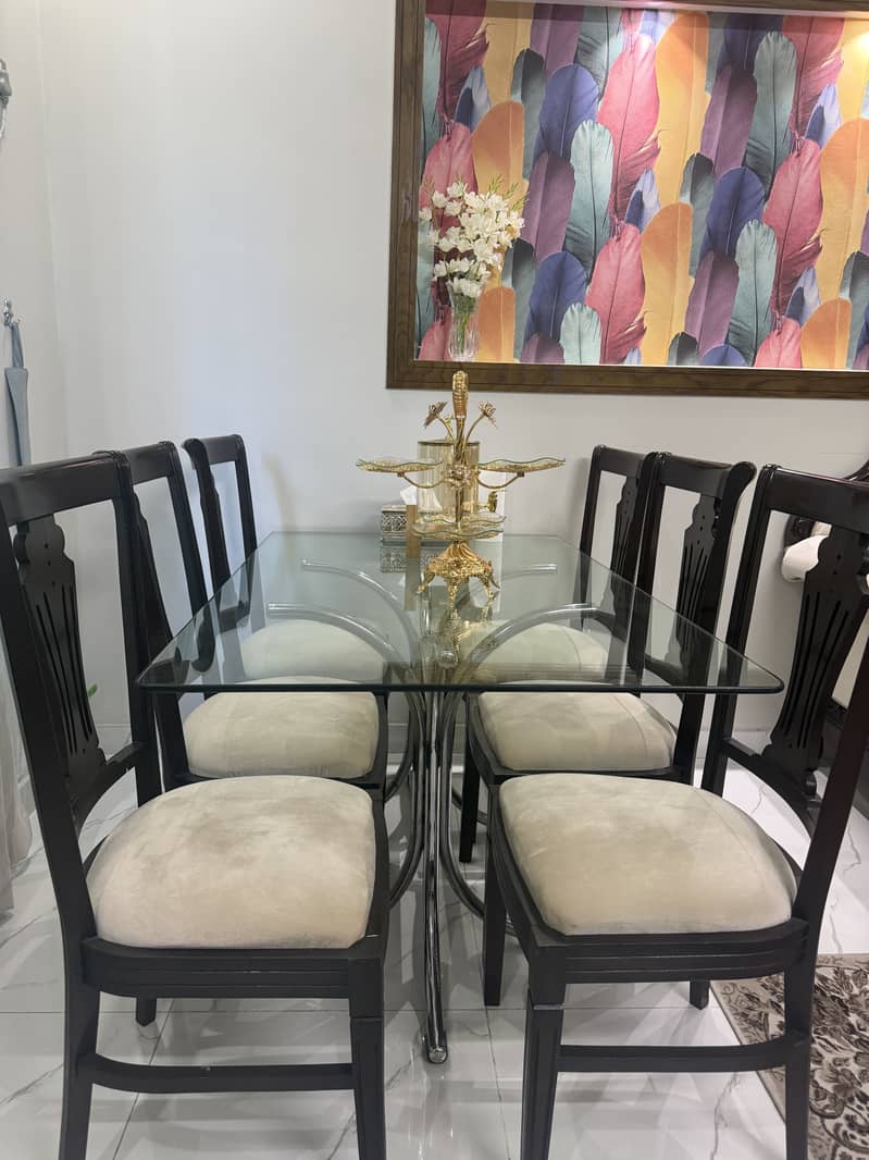 DINING TABLE WITHOUT CHAIRS 0
