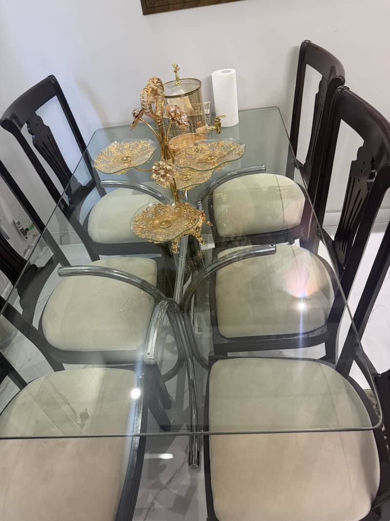 DINING TABLE WITHOUT CHAIRS 1