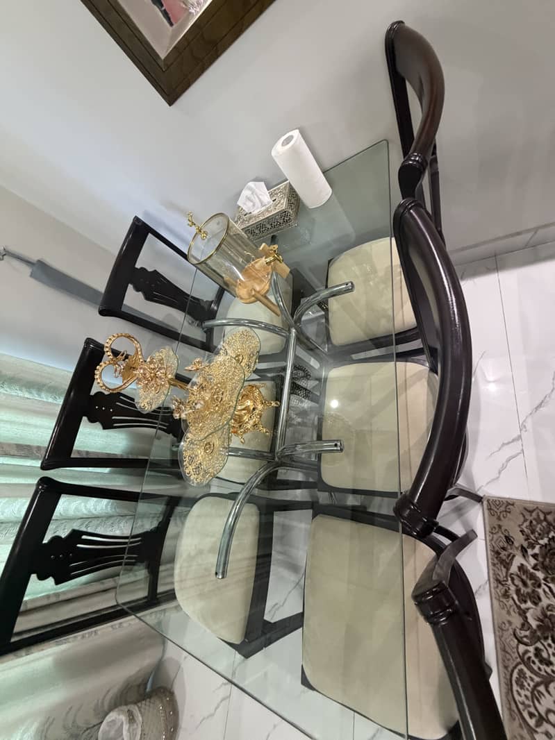 DINING TABLE WITHOUT CHAIRS 2