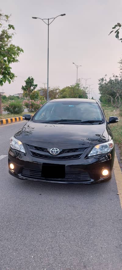 Toyota Corolla Altis 1.6 Automatic 2013 Lahore Registered