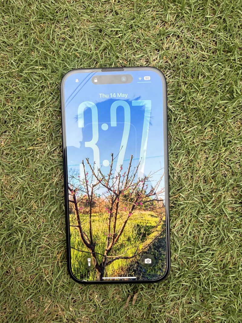 Apple iPhone 16 6