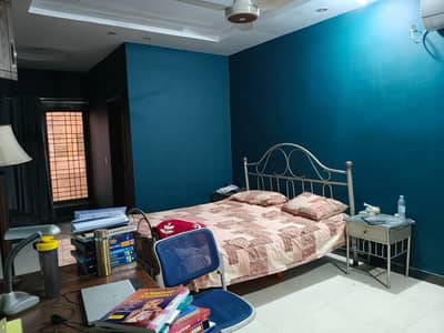10 Marla House Available For Sale 60 Feet Road Wapda Town Ph1 Block F2
