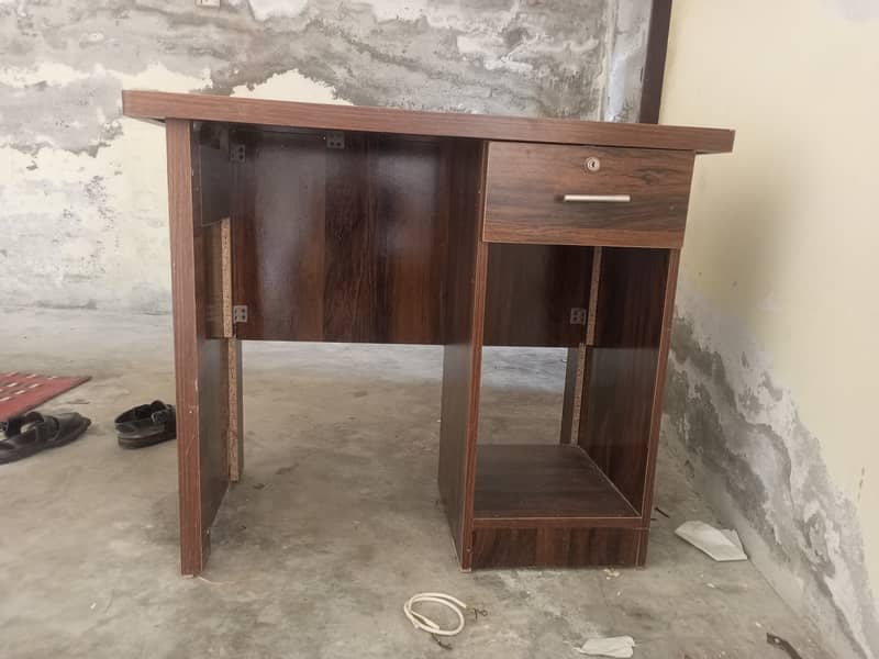 Office Table 0