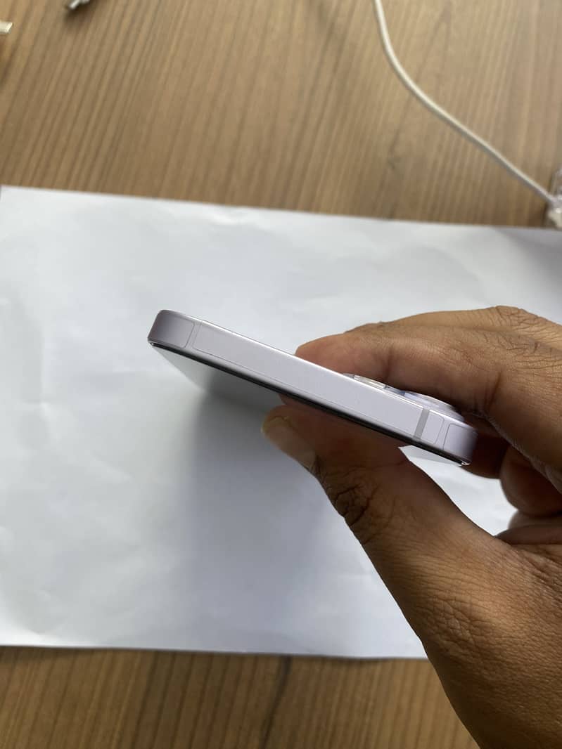 iphone 14 plus. 3
