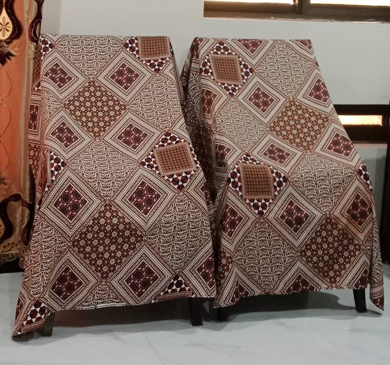 Chairs with Table 3
