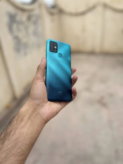 Infinix HOT 10