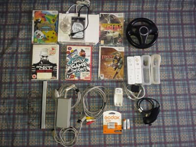 Nintendo Wii Fully Jailbroken | 68 Games | All Accessories Included