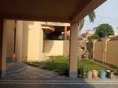 1 Kanal Owner Build House Super Hot Location With Direct Owner Available For Sale in PIA Housing Society.