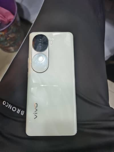 vivo v40e