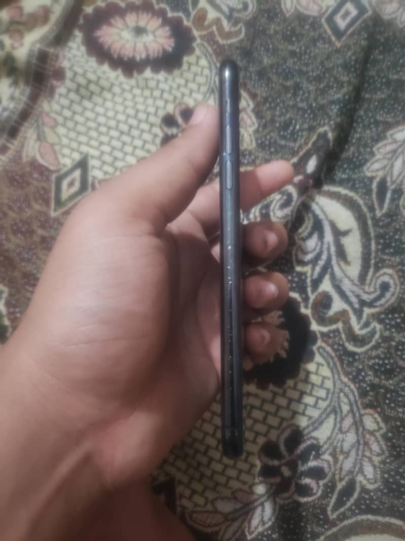 iphone 11 pro max 3