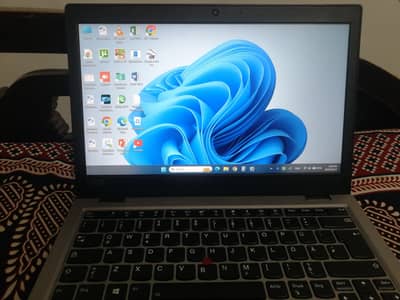 lenovo i5 8th Gen scratch less  condition