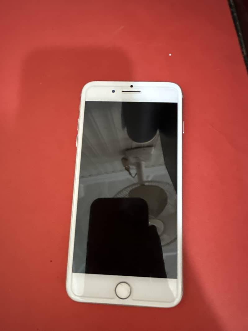 Apple iPhone 8 Plus 0