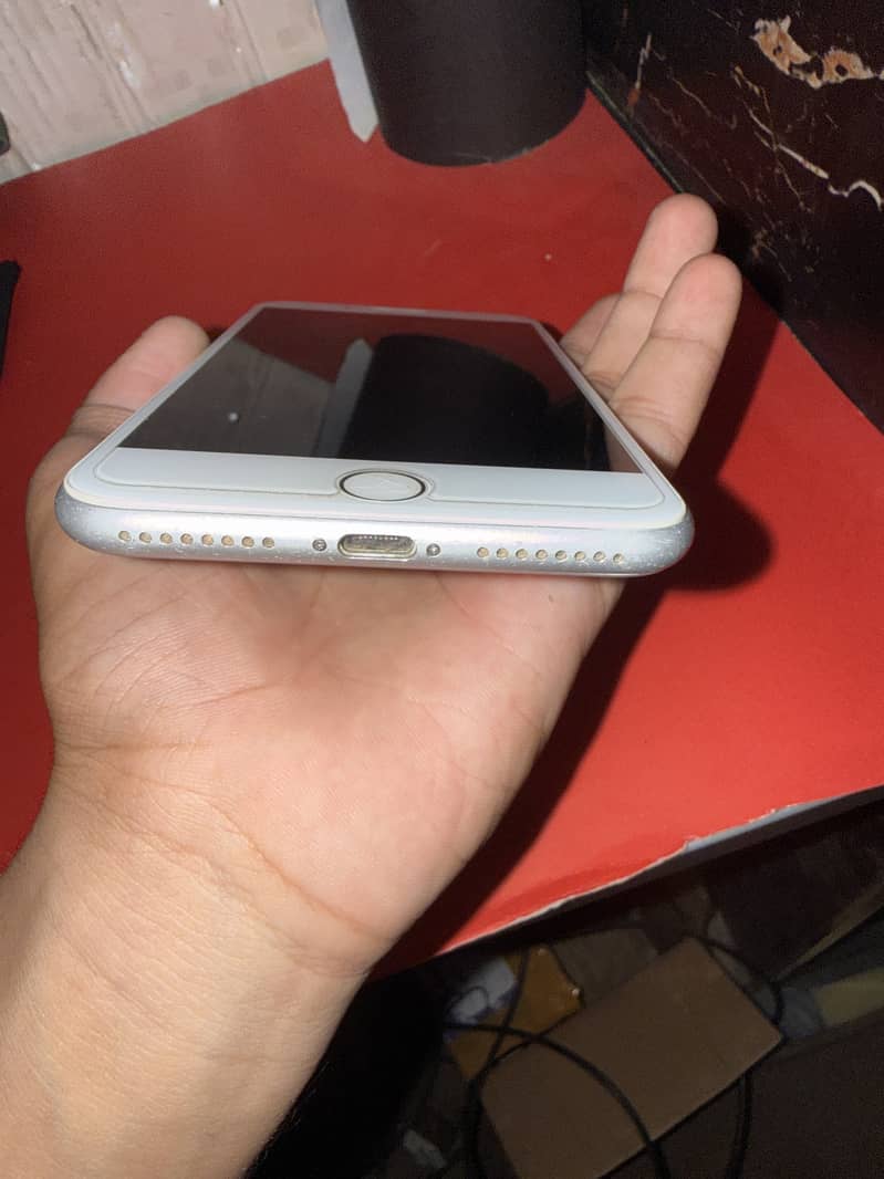 Apple iPhone 8 Plus 2