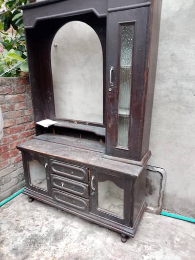 dressing table