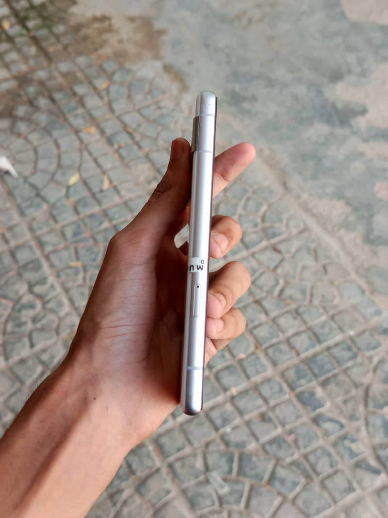 Google pixel 7a 3