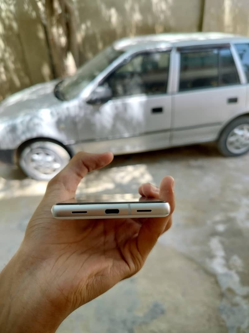 Google pixel 7a 5