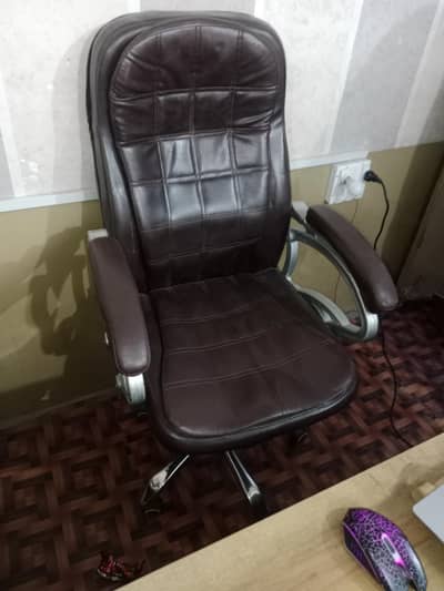2 Executive computer Chairs
