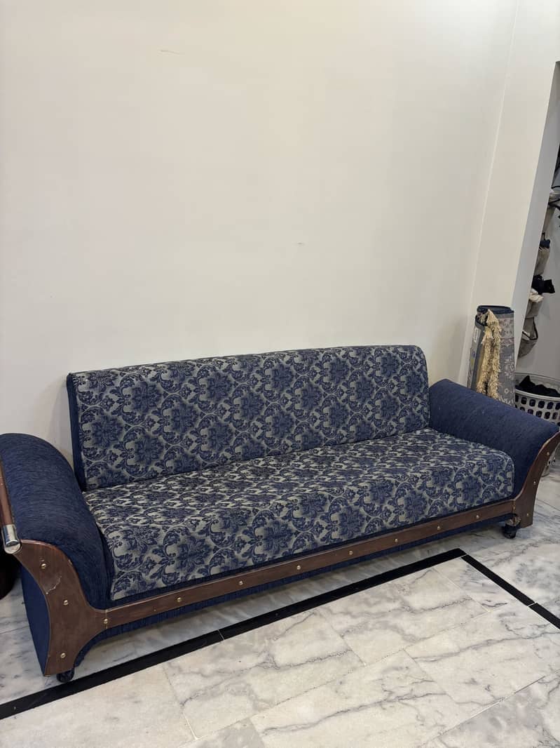 Sofa cumbed 0