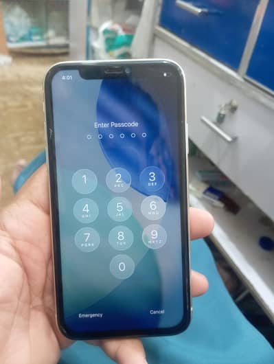 Iphone 11 non pta 9/10 condition