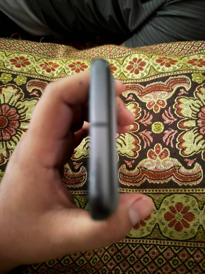 google pixel 8 with box 2