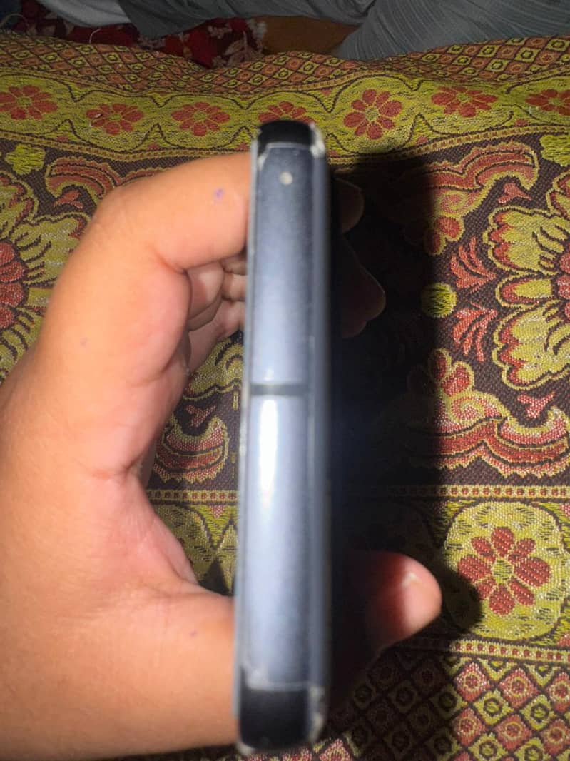 google pixel 8 with box 4