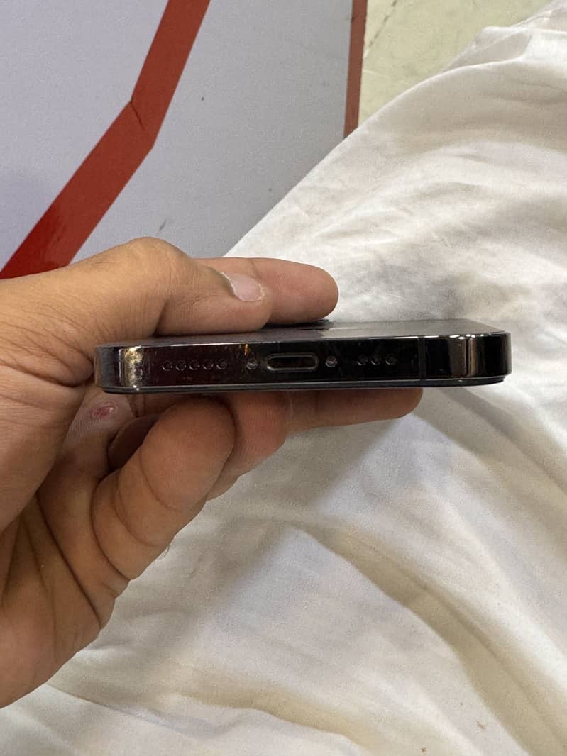 Iphone 12 pro 4