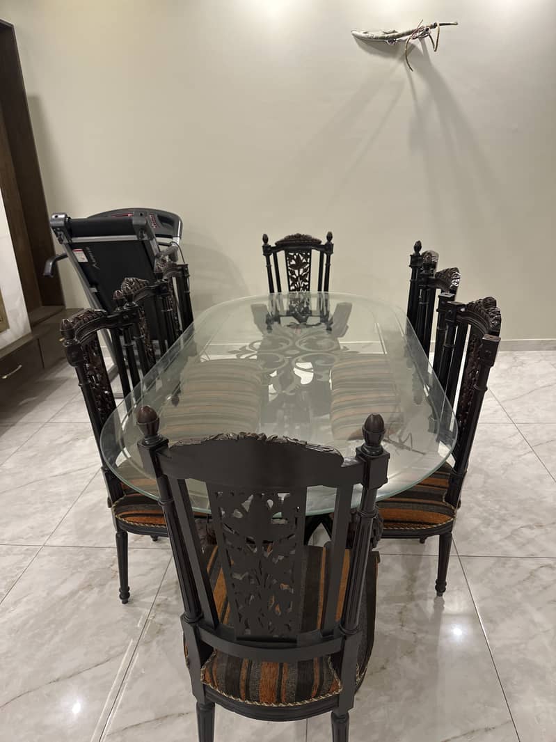 Used dining Table 0