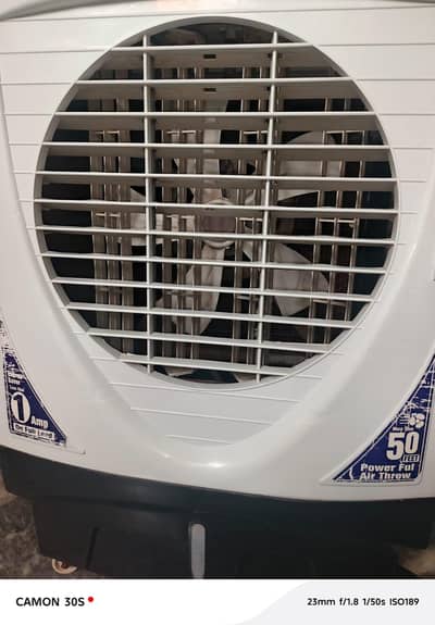 Just 3 month used ac lagwana ha is lia sale kar rahaya ha