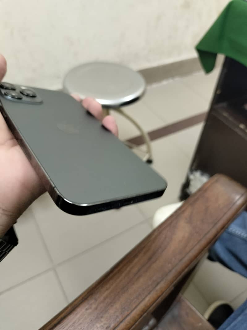Apple iPhone 12 Pro Max 4