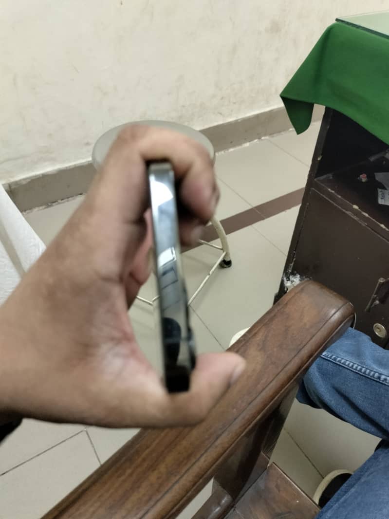 Apple iPhone 12 Pro Max 6