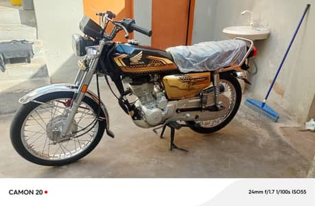 Honda CG 125s Gold edition 2025 ka 1 month unregistered 2250 km