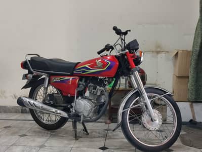 17 model All punjab num bio on the stop full geninune bike