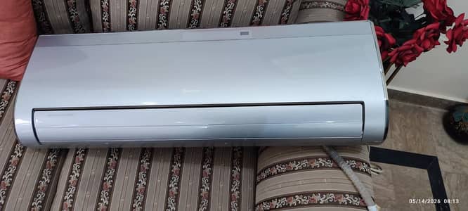 Gree 1 Ton AC (Perfect Condition, Never Repaired, Original Gas)