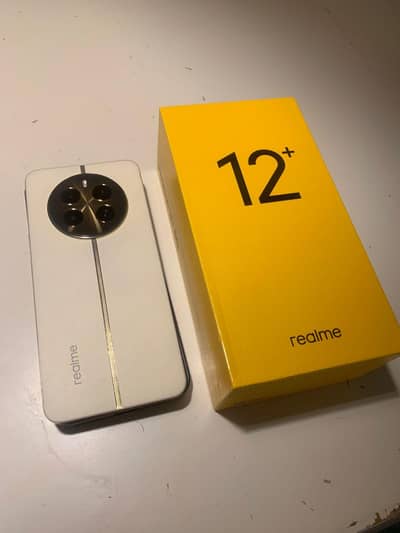 Realme 12 plus 5g 9.5 / 10 (golden)